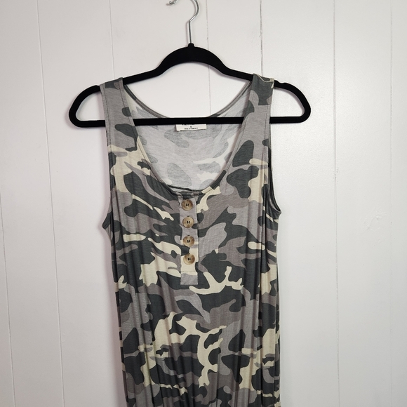 Zenana Green Camo One Piece Sleeveless Jumpsuit Joggers Size Small Stretch Soft - Picture 3 of 7